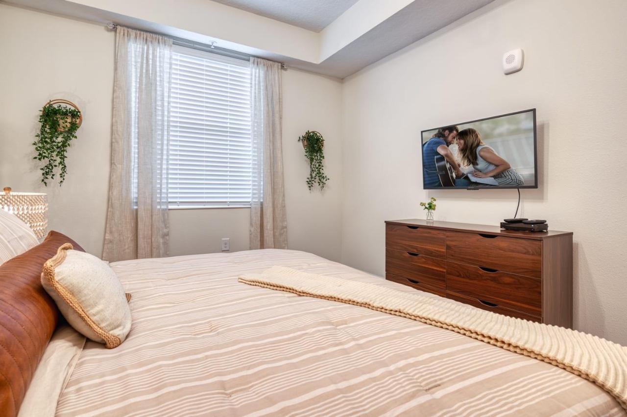 קיסימי Modern Apartment With Mickey Themed Bedroom מראה חיצוני תמונה
