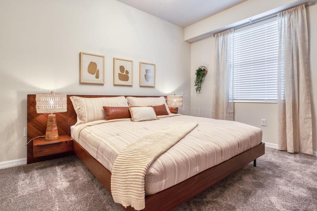 קיסימי Modern Apartment With Mickey Themed Bedroom מראה חיצוני תמונה